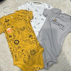 Carters infant onzee 3 pack